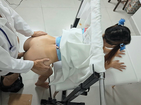 NymphoClips presents: Gynecologist loses cell phone that contained videos of his patients!